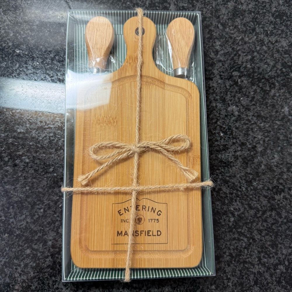 “Entering Mansfield” Cheese Board Set with Knives